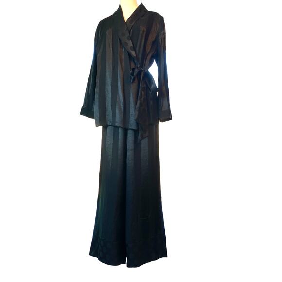 NWOT Victoria's Secret STUNNING 2 Pc Lounge Set Black Women's Size M/L - Picture 1 of 13